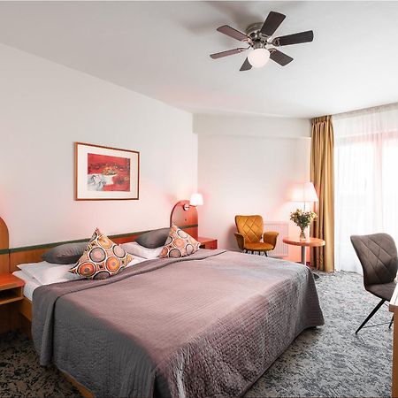 Hotel Troja Praha Eksteriør bilde
