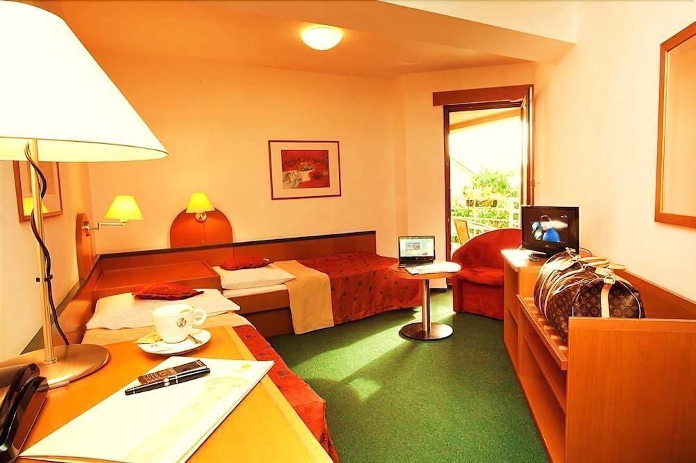 Hotel Troja Praha Eksteriør bilde